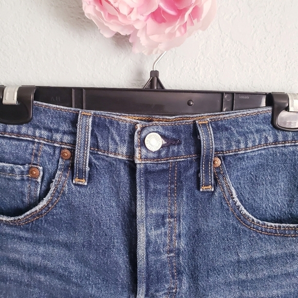 Levis Medium Wash Cutoff Shorts - Picture 3 of 8